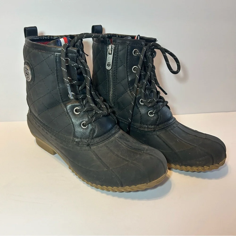 Tommy Hilfiger Duck Boots Womens‎ 7M Snow Quilted Black Lace Up Ankle TWRIVIR-T